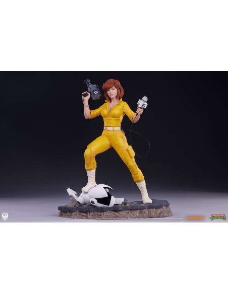 TMNT APRIL O'NEIL 1:4 STATUE