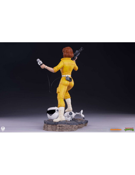 TMNT APRIL O'NEIL 1:4 STATUE