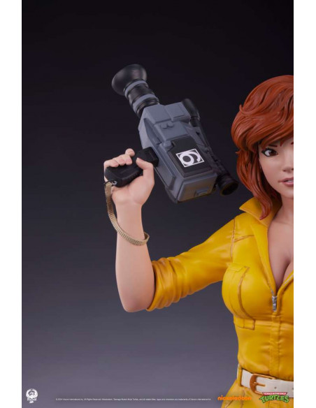 TMNT APRIL O'NEIL 1:4 STATUE