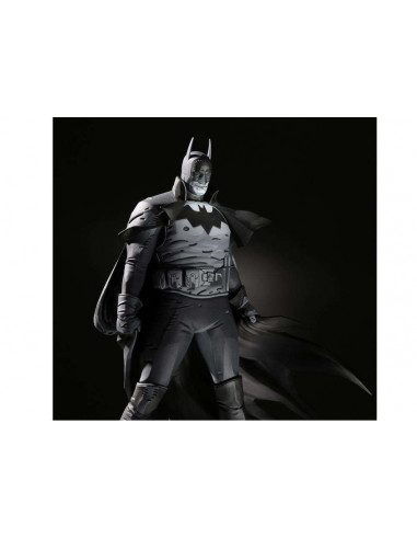 BATMAN B&W BATMAN BY MIKE MIGNOLA