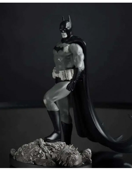 DC DIRECT BATMAN BLACK & WHITE BY BJORN BARENDS STATUE