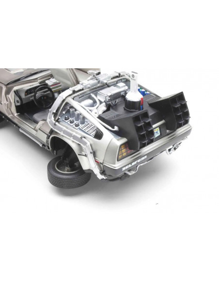 BACK TO THE FUTURE 2 DE LOREAN DIE-CAST 1:18 SCALE MODEL