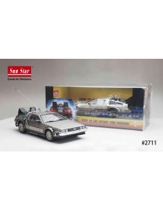 BACK TO THE FUTURE  DE LOREAN DIE-CAST 1:18 SCALE MODEL