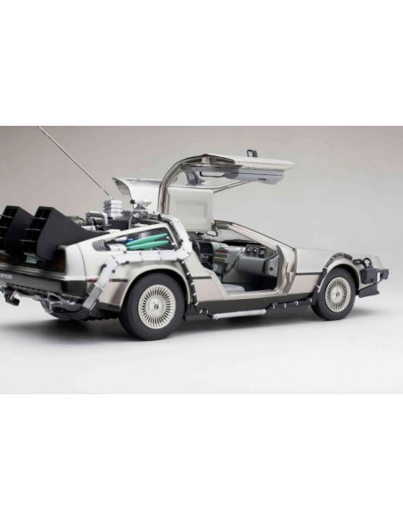 BACK TO THE FUTURE  DE LOREAN DIE-CAST 1:18 SCALE MODEL