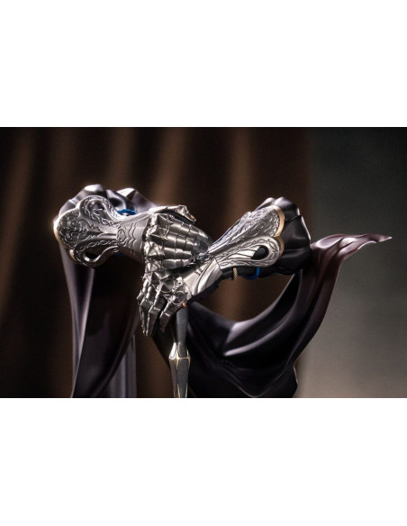 Reverse: 1999 Limepie Series PVC Statue Knight 17 cm