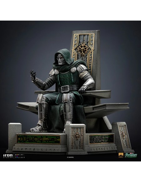 AVENGERS:DOOMSDAY DOCTOR DOOM ON THRONE 1/10 STATUE