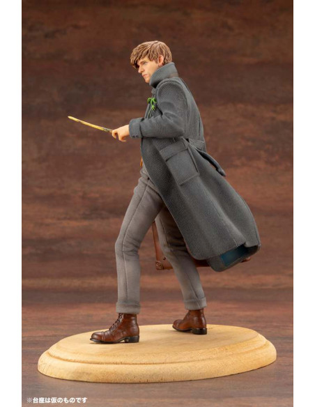 FB CRIMES GRINDELWALD SCAMANDER ARTFX+