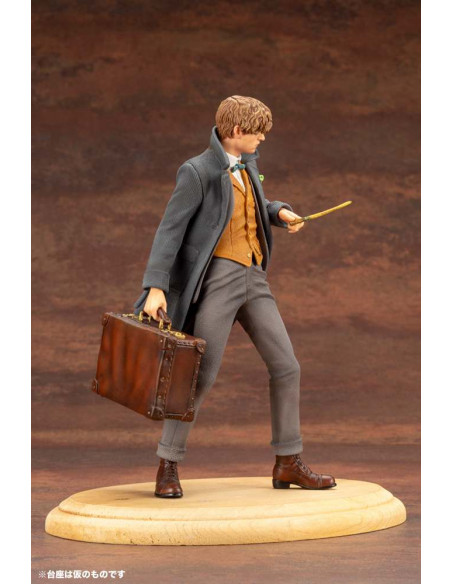 FB CRIMES GRINDELWALD SCAMANDER ARTFX+