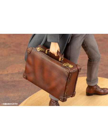 FB CRIMES GRINDELWALD SCAMANDER ARTFX+