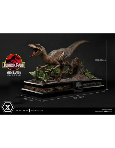 JURASSIC PARK VELOCIRAPTOR ATTACK STATUE