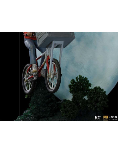 E.T. AND ELLIOT 1/10 ART DELUXE STATUE