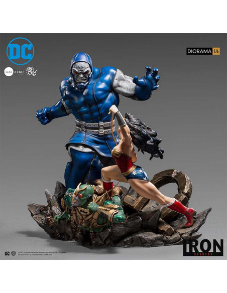 WONDER WOMAN VS DARKSEID 1/6 DIORAMA
