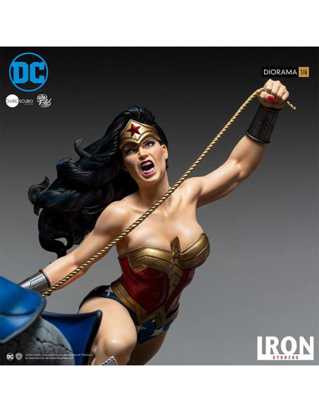WONDER WOMAN VS DARKSEID 1/6 DIORAMA