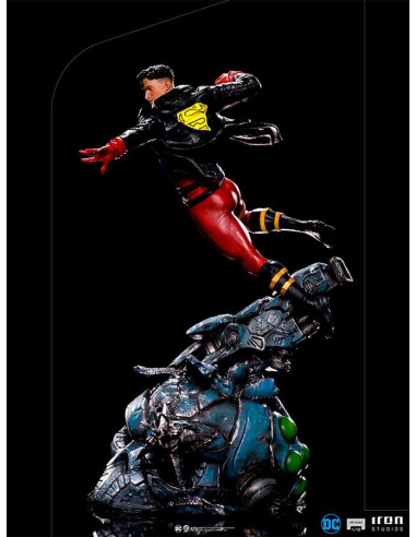 SUPERBOY DELUXE 1/10 ART STATUE