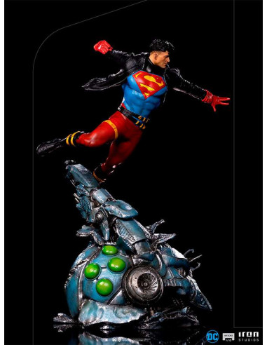 SUPERBOY DELUXE 1/10 ART STATUE