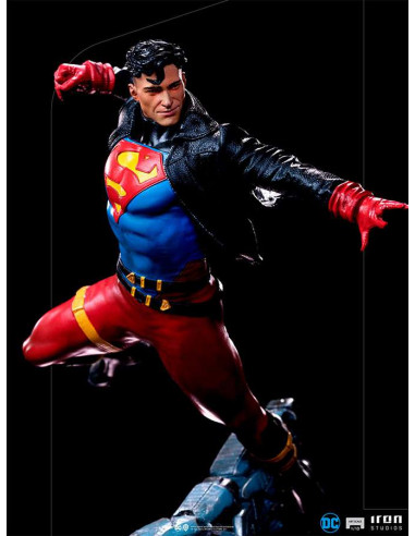 SUPERBOY DELUXE 1/10 ART STATUE
