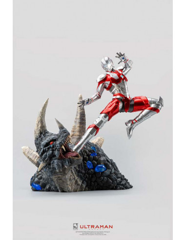 ULTRAMAN VS BLACK KING 1/4 STATUE