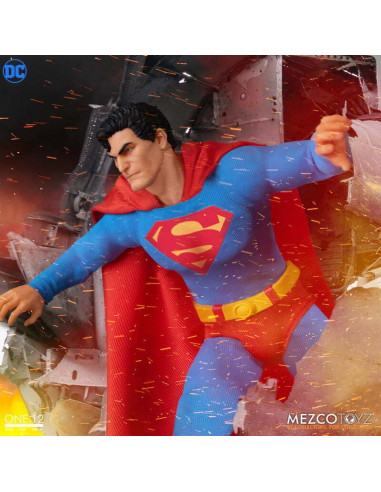 ONE:12 Collective Superman Classic Man of Steel Mtal BoxE Action Figure Mezco