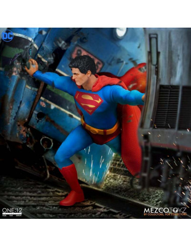 ONE:12 Collective Superman Classic Man of Steel Mtal BoxE Action Figure Mezco