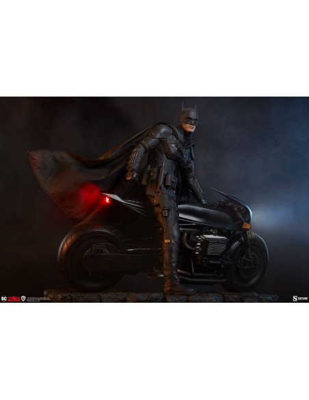The Batman Premium Format Figure Robert Pattinson with Batcycle Statue Sideshow