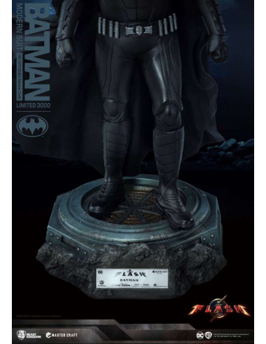 BATMAN MODERN SUIT MASTER CRAFT STATUE