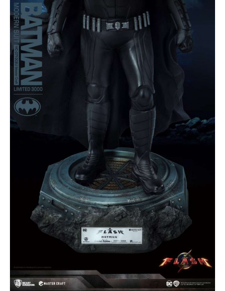 BATMAN MODERN SUIT MASTER CRAFT STATUE